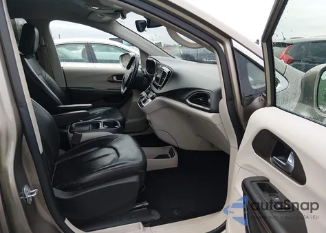 2018 Chrysler Pacifica Touring L z USA, uszkodzony, nr VIN 2C4RC1BG2JR153906